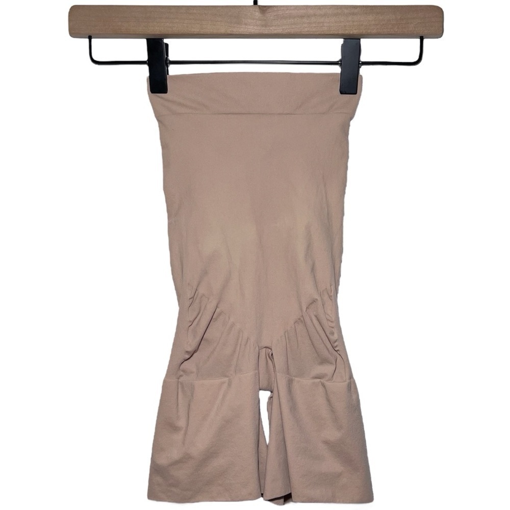 SKIMS Everyday Sculpt High-Waisted Mid Thigh Short in Clay
